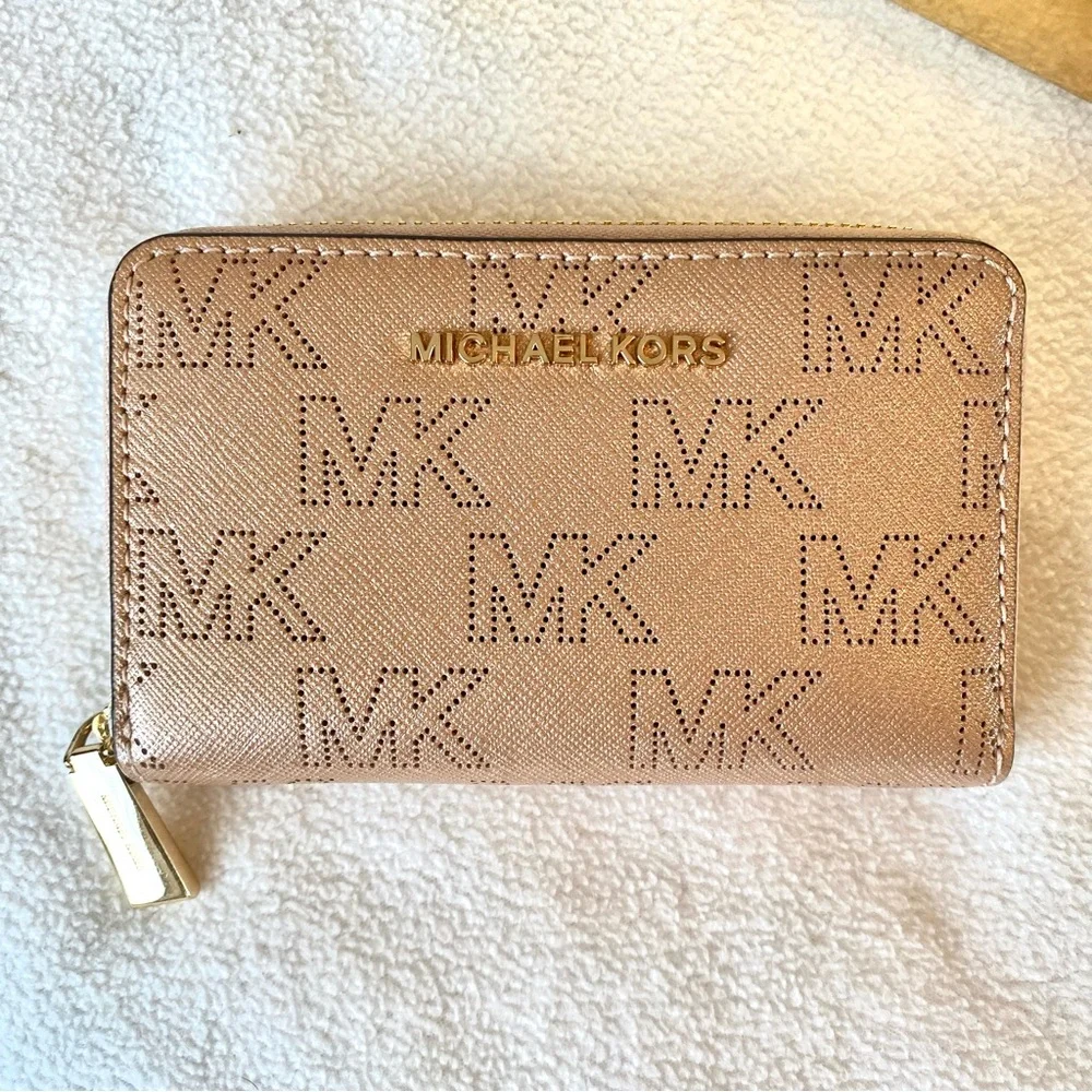 Michael Kors NIB Jet set Gold metallic Wallet with signature logo - Picture 6 of 9